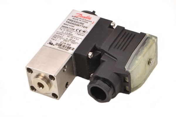 MBS5150 060N1139 0-15bar 4-20mA G1/4Rc Danfoss преобразователь давления
