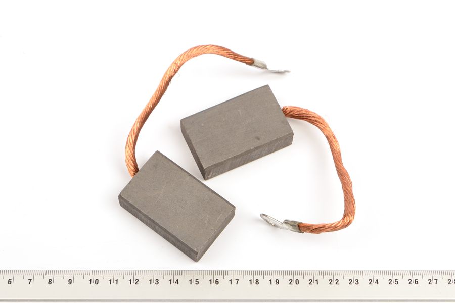 МГ-4(Е19) 16х32х50 К1-1 щетка металлографитная