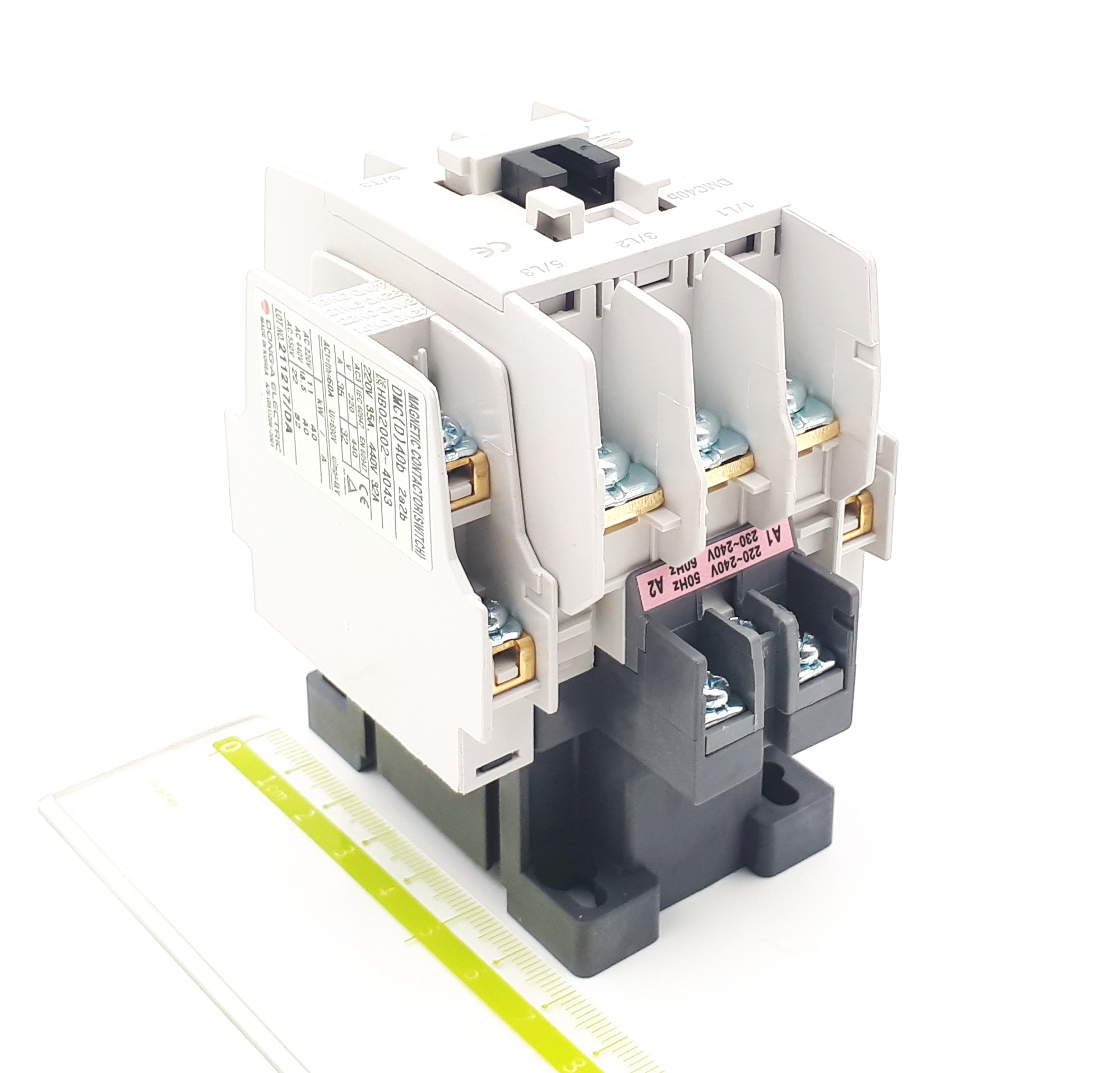 DMC40b 40A 200-220VAC 18,5kW 380-440V 3P 2NO+2NC Dong-A контактор