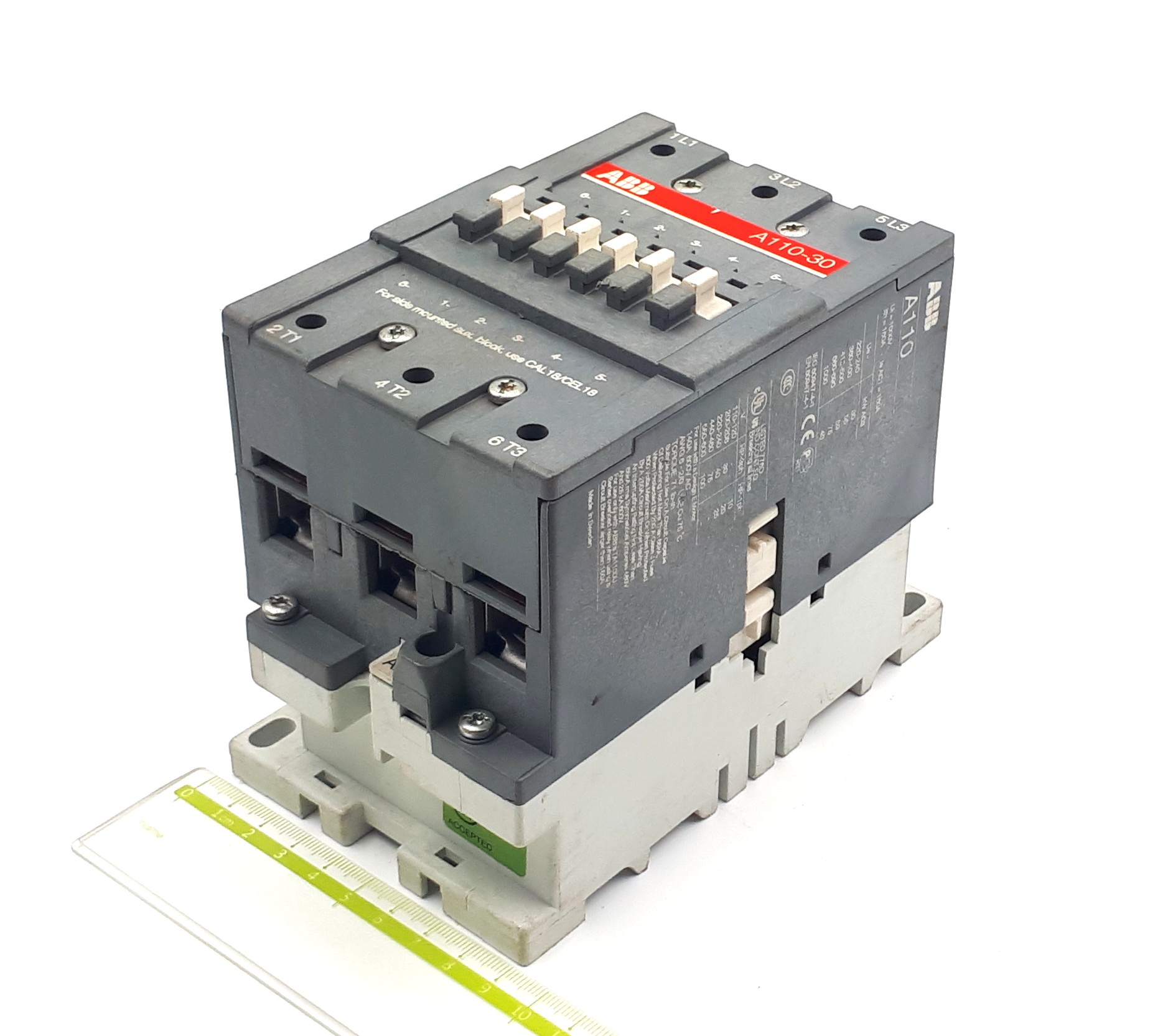 A110-30-11 160A 220-240VAC 55kW 380-400V 3P 1NO+1NC ABB контактор