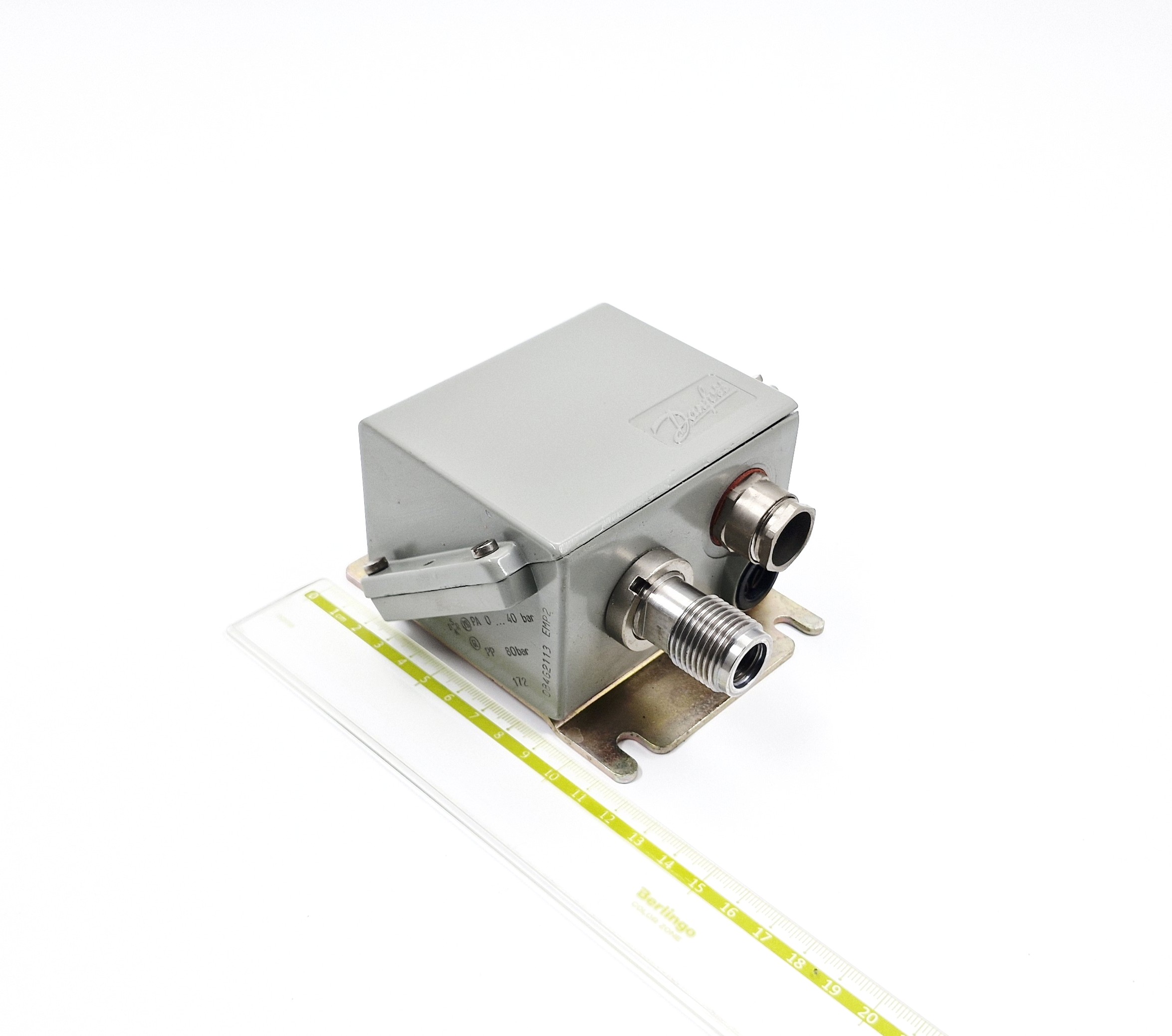 EMP2 084G2111 0-16bar 4-20mA G1/2R Danfoss преобразователь давления 