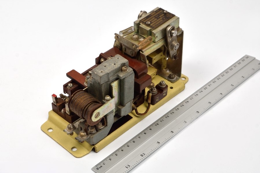 КМ2441-10 М4 25A  220VDC 1P DC контактор 