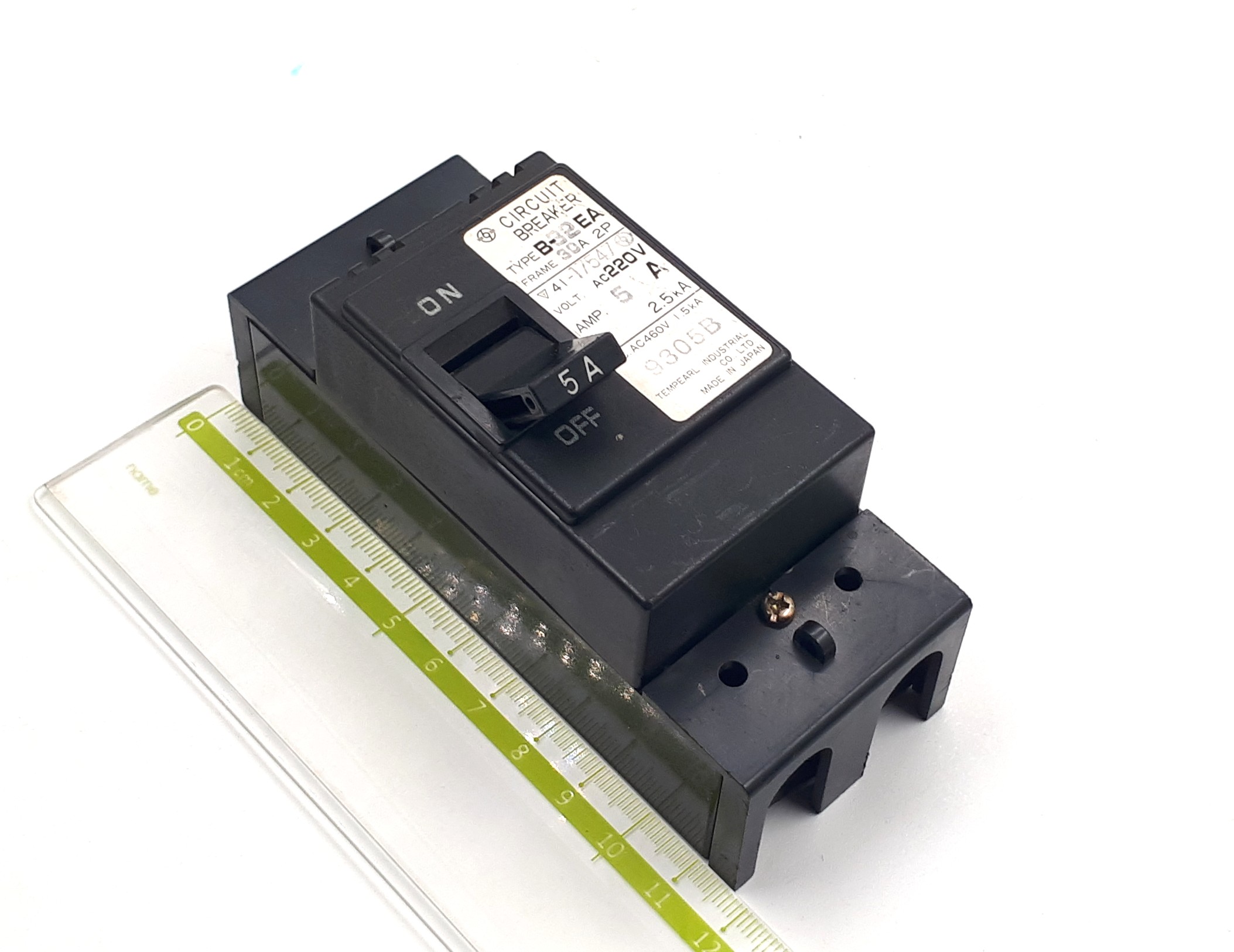 B-32EA 5A 2P 2,5kA 220V  выключатель автоматический