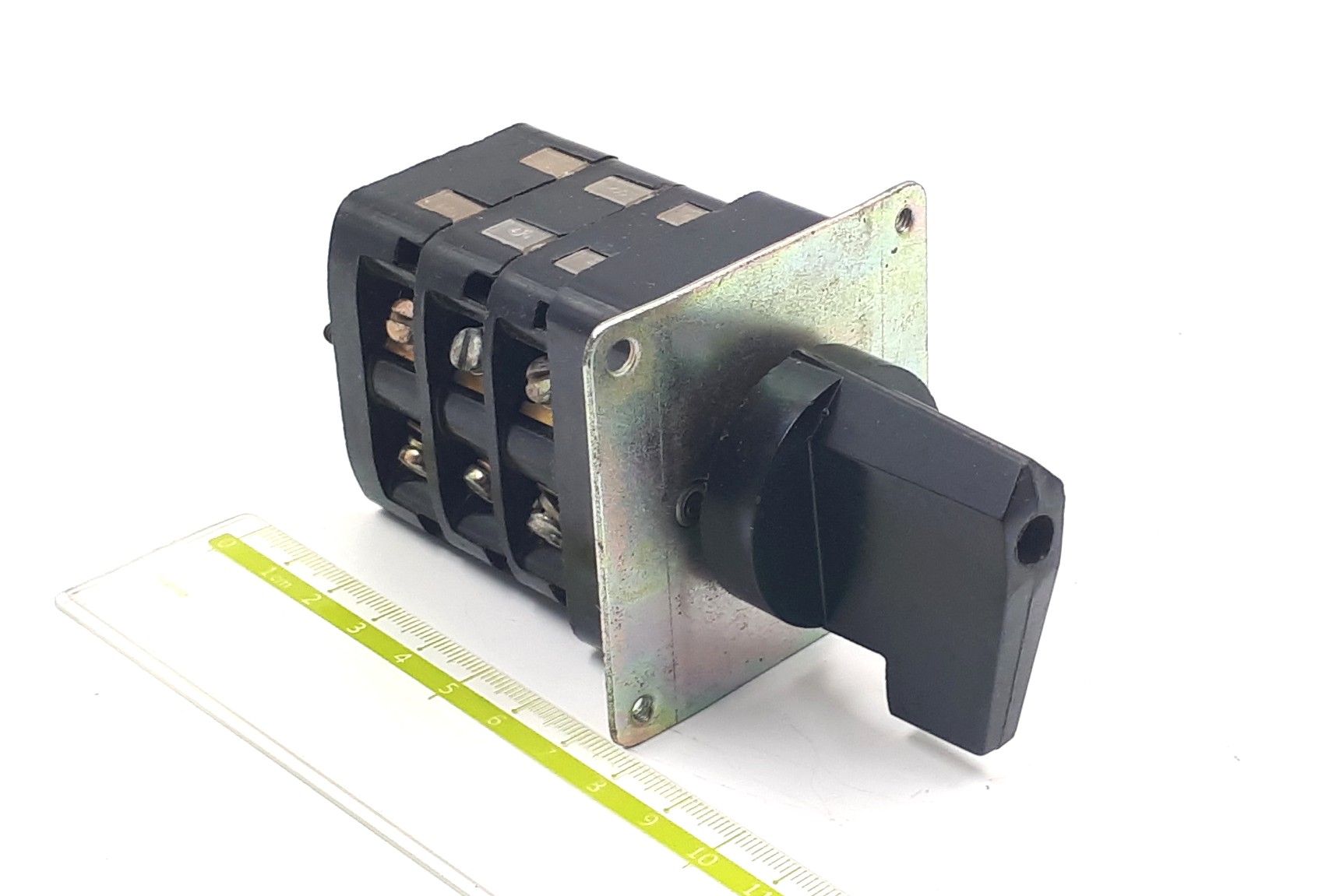 ПКУ3-11 С3084 "1-0-2" 16A 500V/-220V переключатель кулачковый