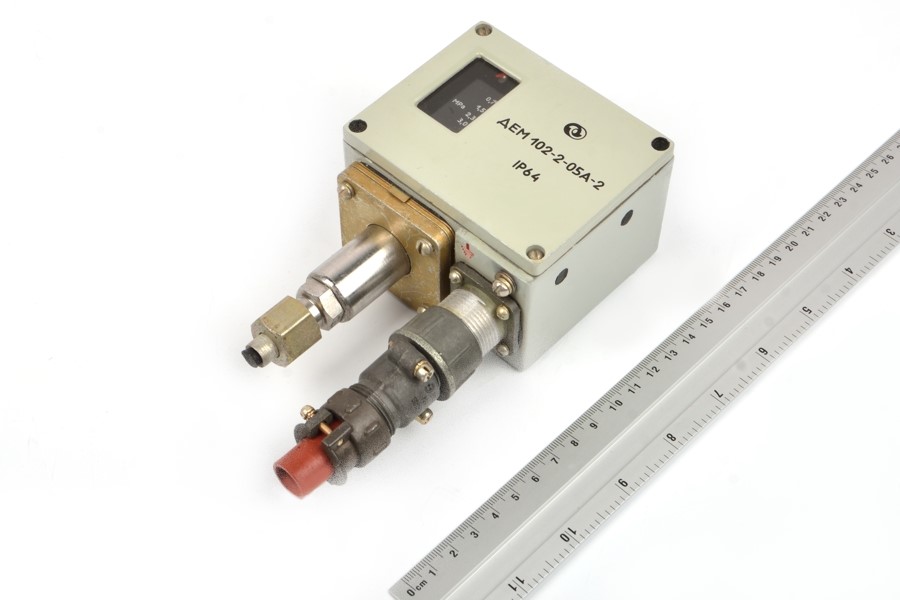 ДЕМ102-2-05А-2 0,7-3,0MPa датчик реле давления