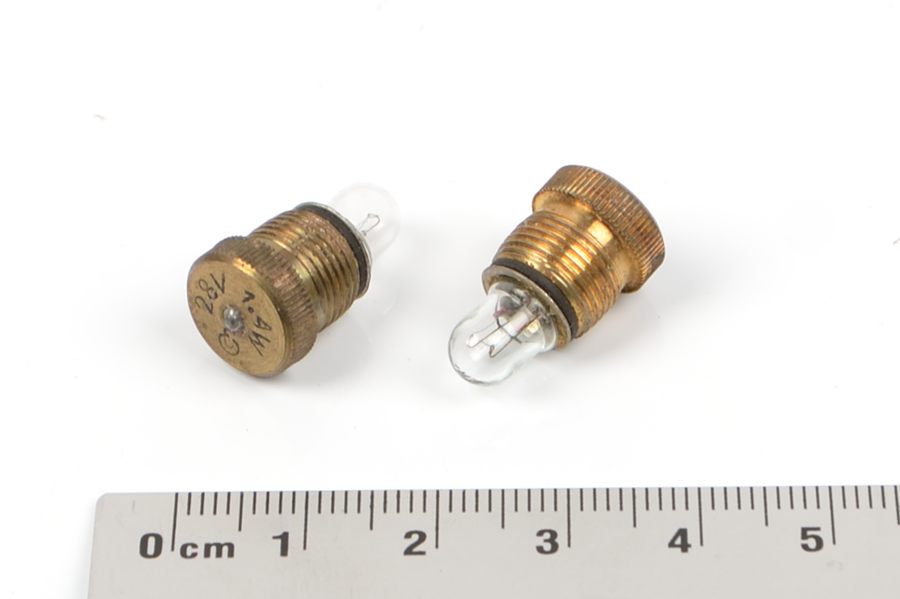 1М10-1 1,4W 28V СМ28-1,4 лампа накаливания малогабаритная