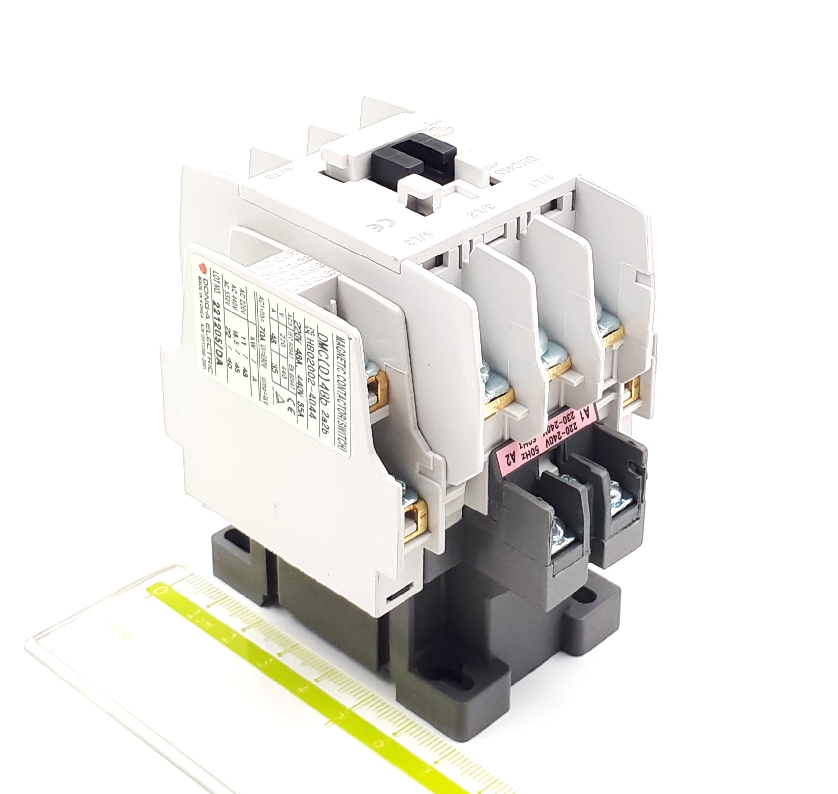 DMC48b 45A 200-220VAC 18,5kW 380-440V 3P 2NO+2NC Dong-A контактор