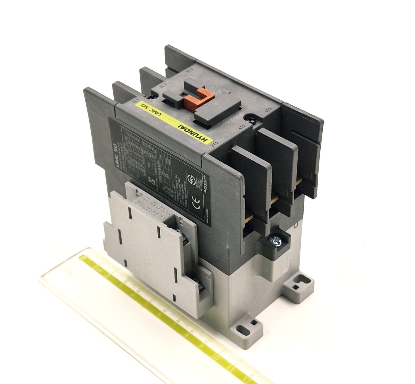 UMC50 50A 400-440VAC 22kW 380-440V 3P 2NO+2NC Hyundai контактор