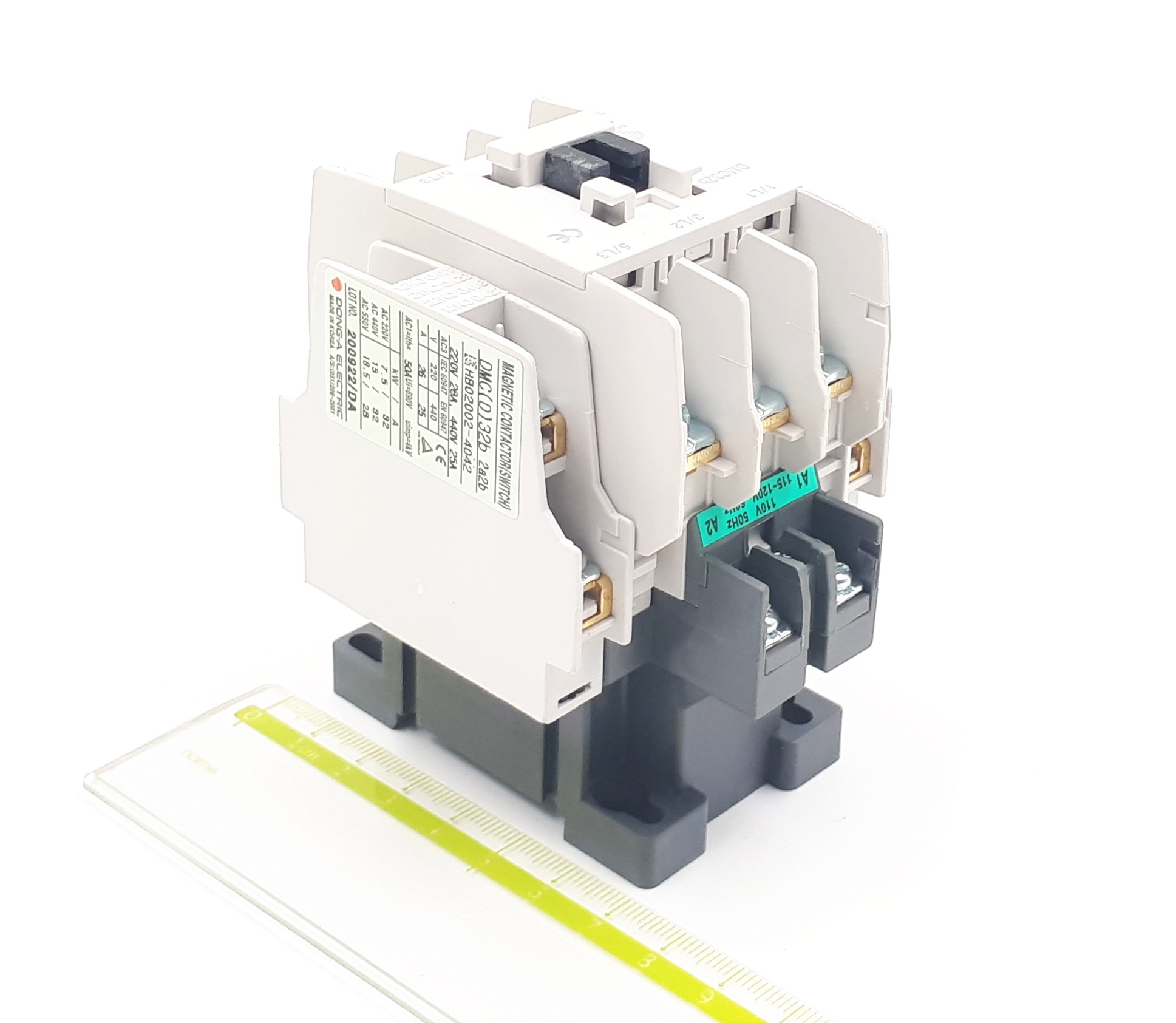 DMC32b 32A 110-120VAC 15kW 380-440V 3P 2NO+2NC Dong-A контактор