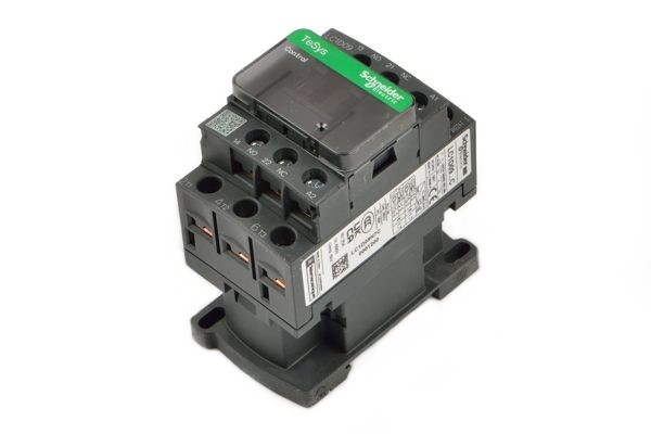 LC1D09N7C 9A 415VAC 4kW 400V 3P 1NO+1NC Schneider Electric контактор