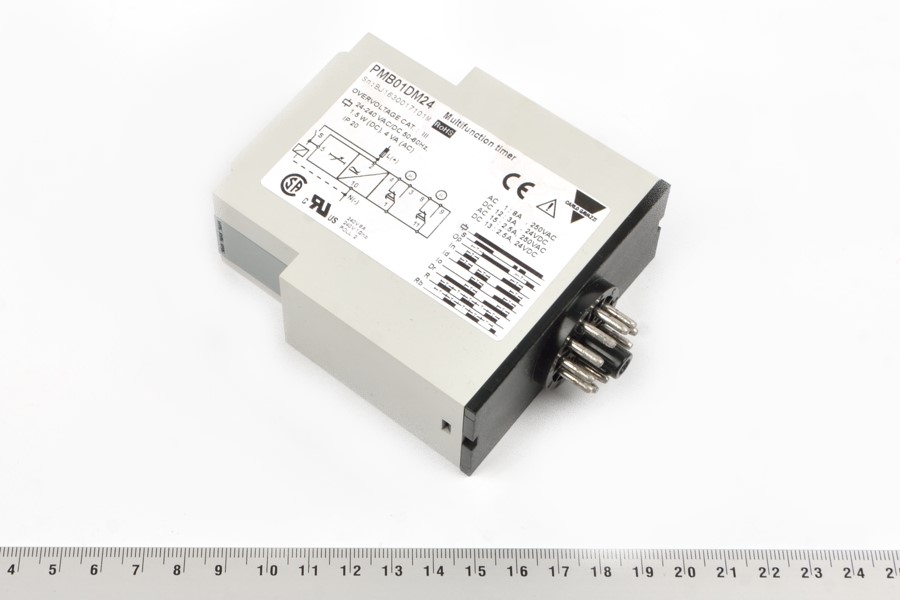 PMB01DM24 0,1s-100h 24-240VAC/DC Carlo Gavazzi реле времени