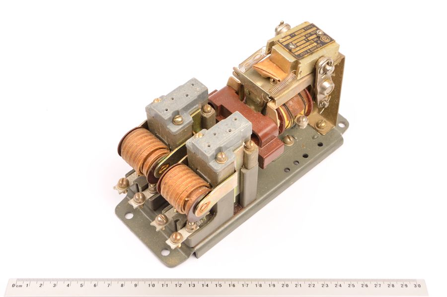 КМ2221-7 М4 25А 220VAC 2P DC контактор