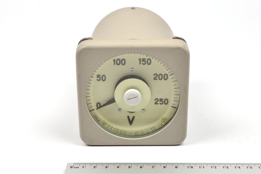 М1500 0-250V вольтметр