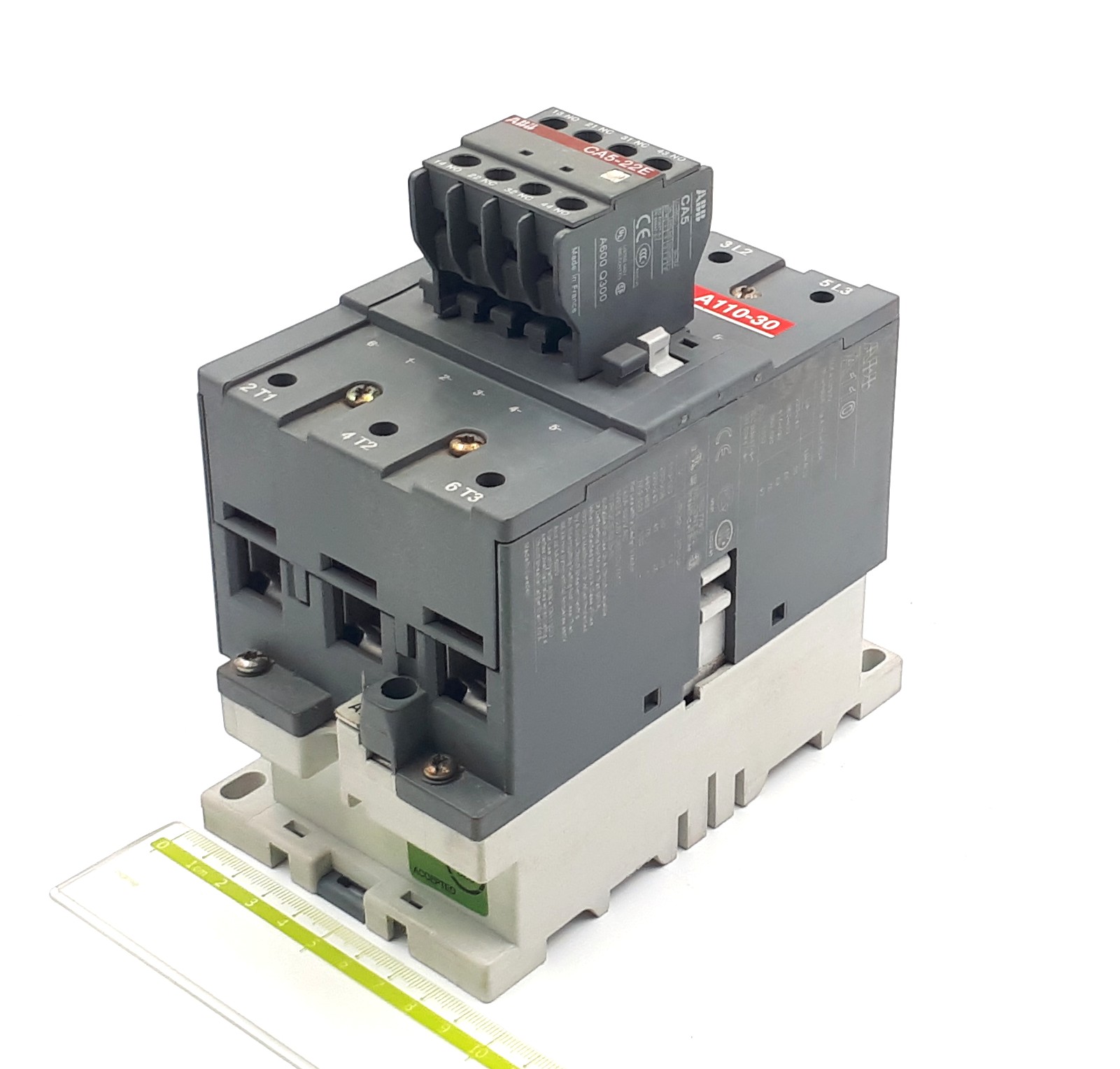 A110-30-22 160A 220VAC 55kW 380-400V 3P 2NO+2NC ABB контактор