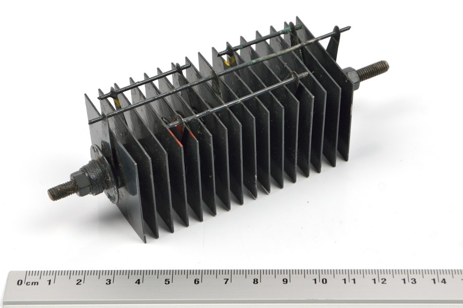 40ГМ16А2 выпрямитель селеновый 40ГМ16А2 выпрямитель селеновый
