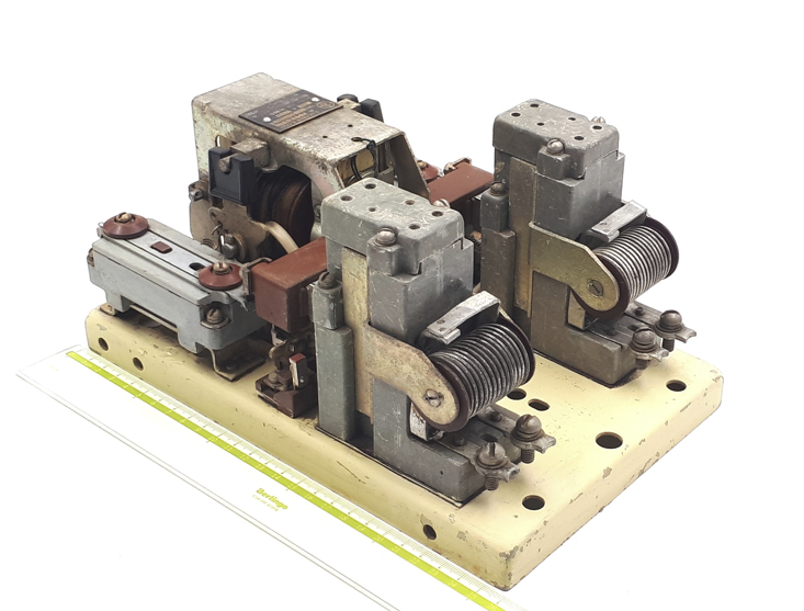 КМ2242-26 М4 50A 380VAC 2P DC контактор