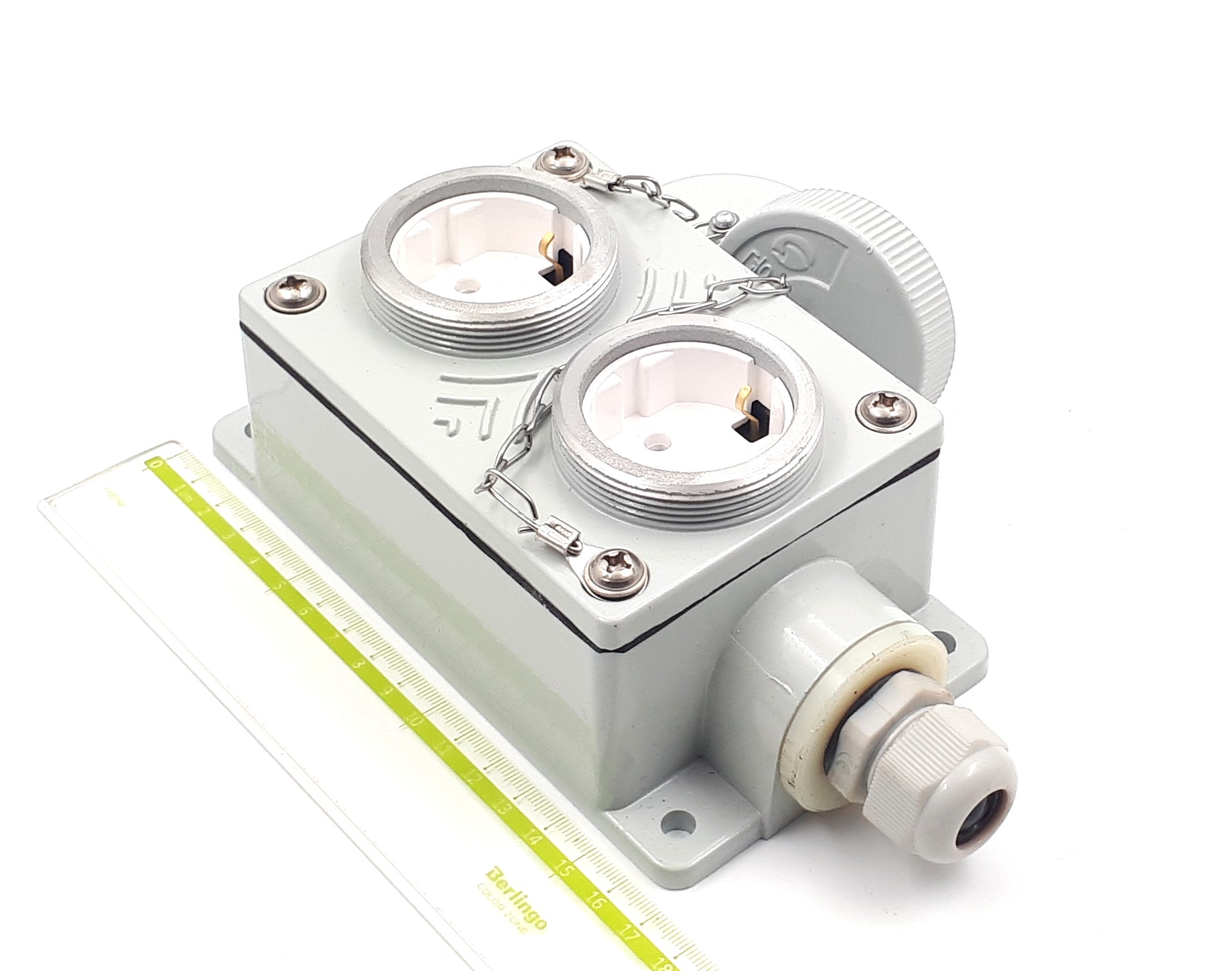JB100-2 2x2P+E 10A/16A 250V IP67 АМЭО (1/2″) розетка судовая