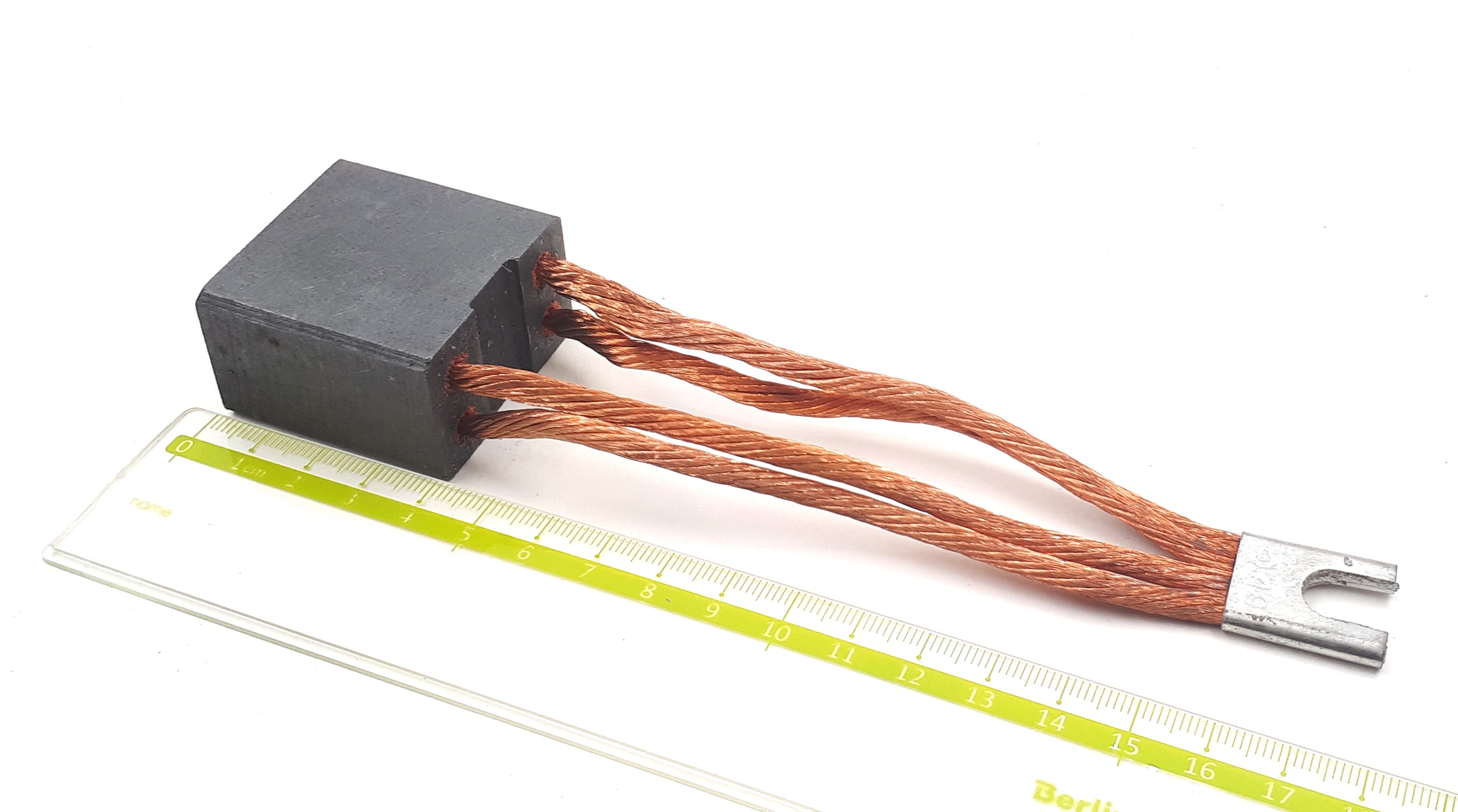 МГ-4(Е19) 25х40х40 К1-8 щетка металлографитная