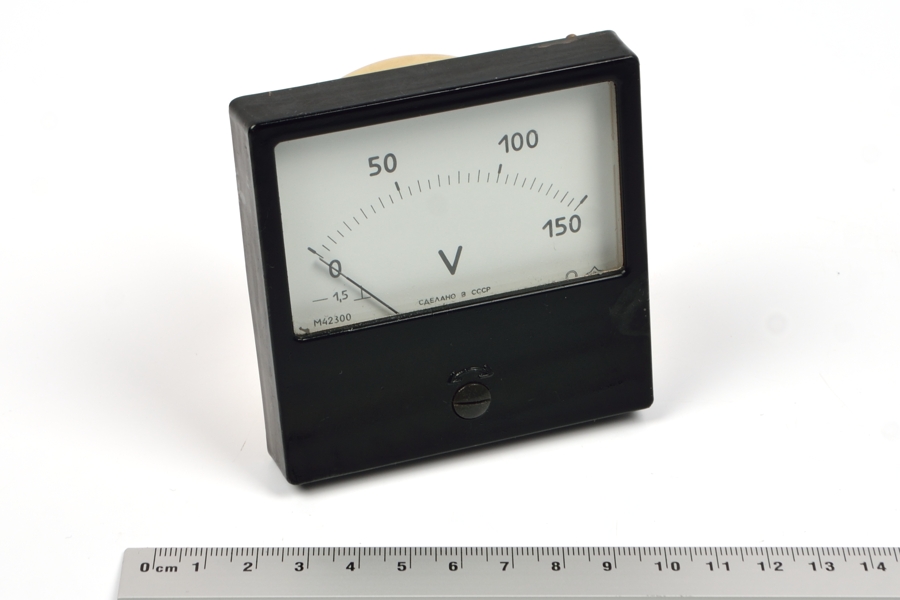 М42300 0-150V вольтметр
