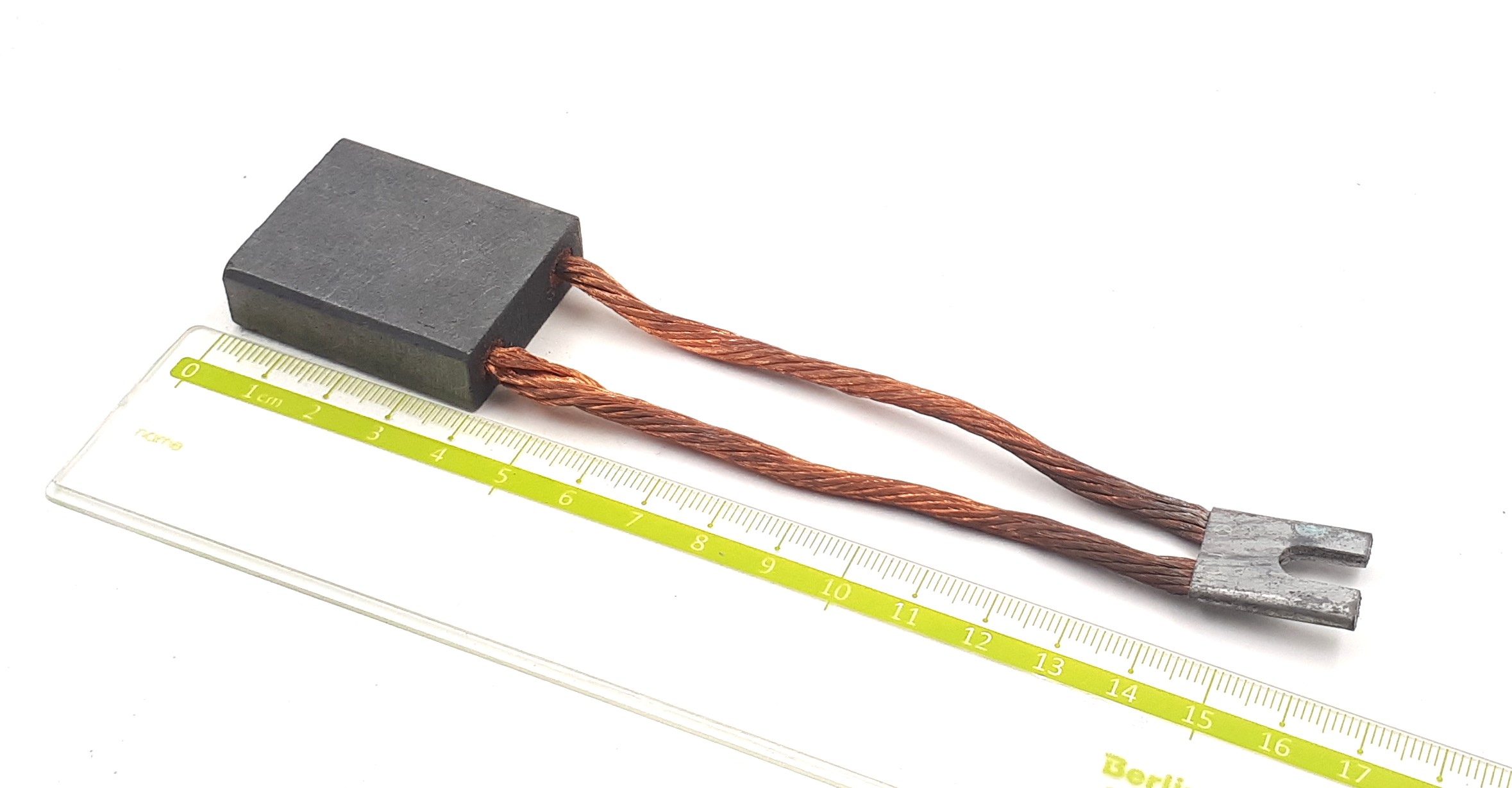 МГ-4(Е19) 12,5х32х40 К1-3 щетка металлографитная