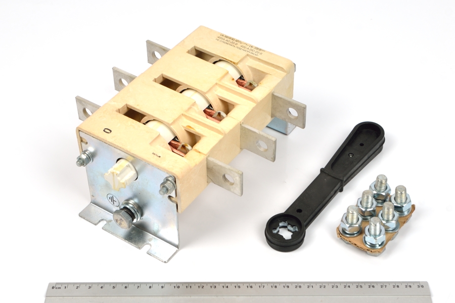 ВР32-37-А-30220-00 УХЛ3 400A 660V выключатель-разъединитель ВР32-37-А-30220-00 УХЛ3 400A 660V выключатель-разъединитель