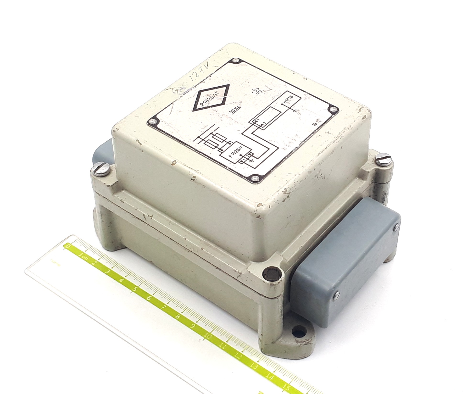 Р1826/Т 127V/50Hz устройство добавочное частотомера Ц1736