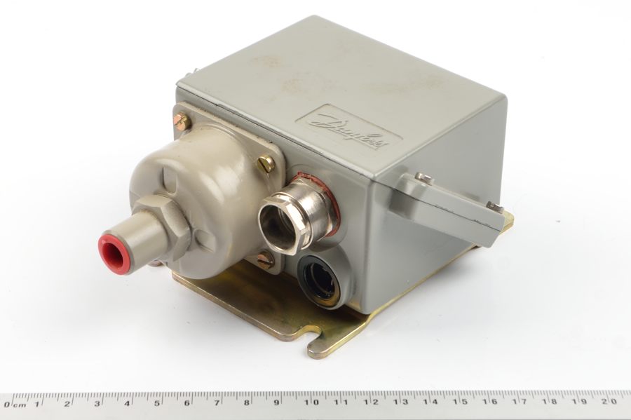 KPS31 060-311066 0-2,5bar diff 0,1bar G1/4R Danfoss датчик реле давления с мембранным разделителем