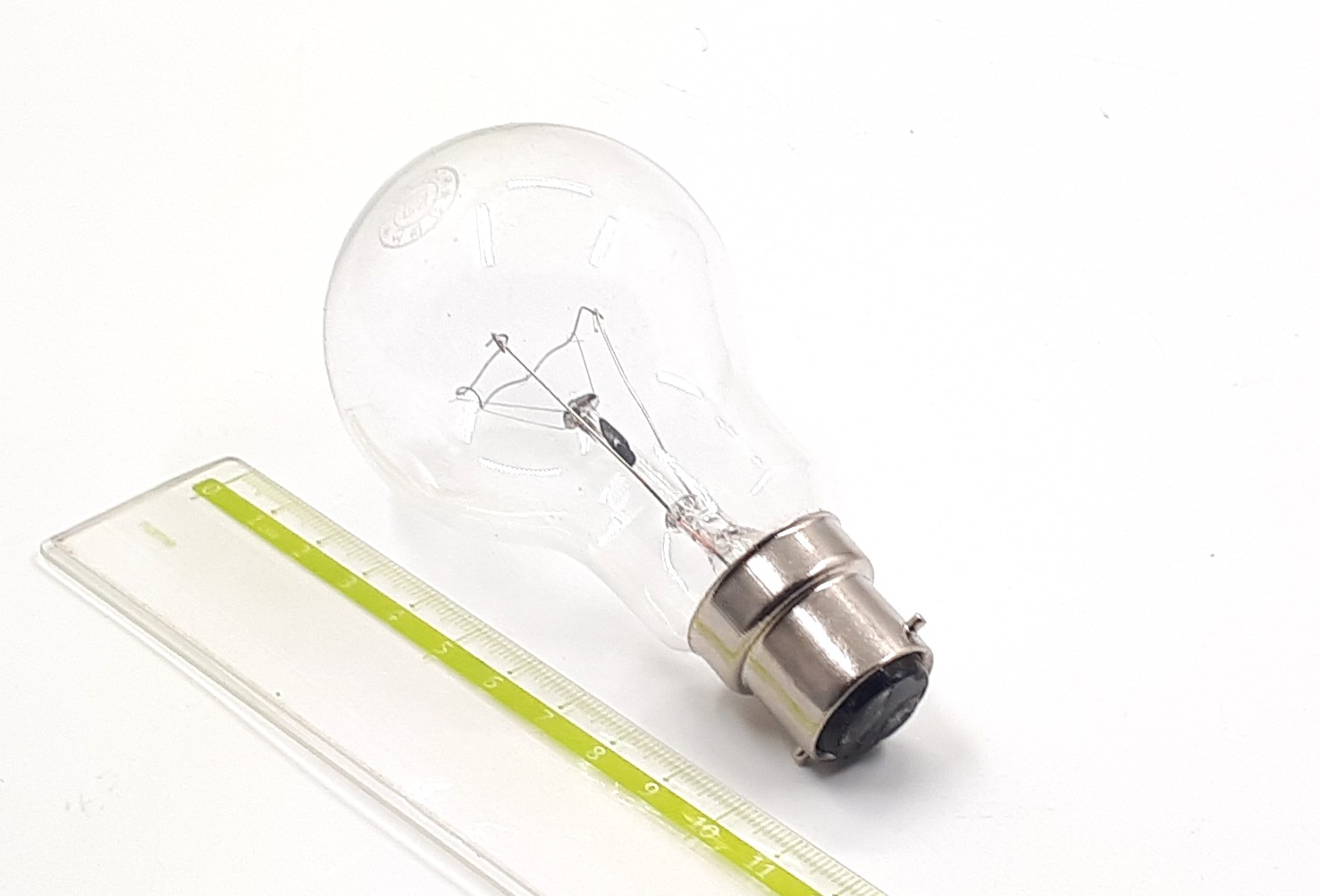 B22d 100W 220V C лампа накаливания