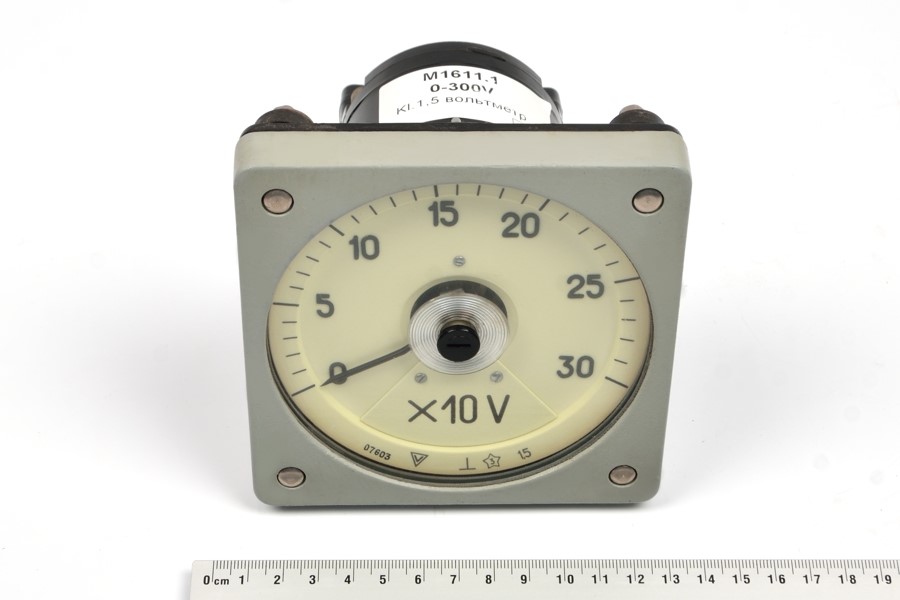 М1611.1 0-300V вольтметр