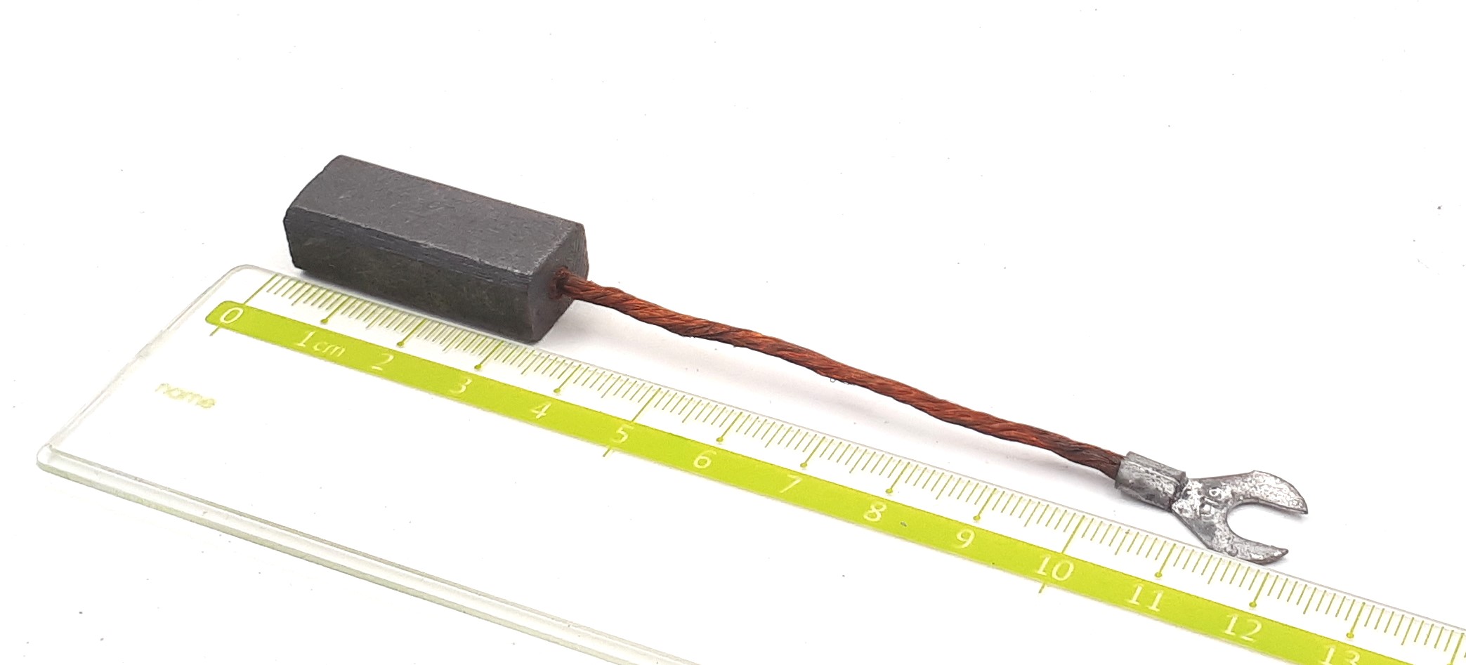 МГ-4(Е19) 10х12,5х32 К1-1 щетка металлографитная