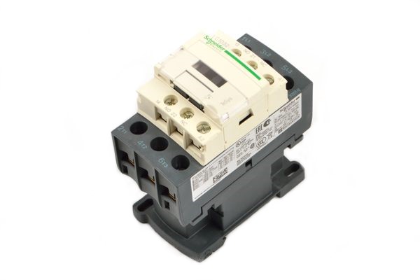 LC1-D32P7 32A 230VAC 15kW 400V 3P 1NO+1NC Schneider Electric контактор
