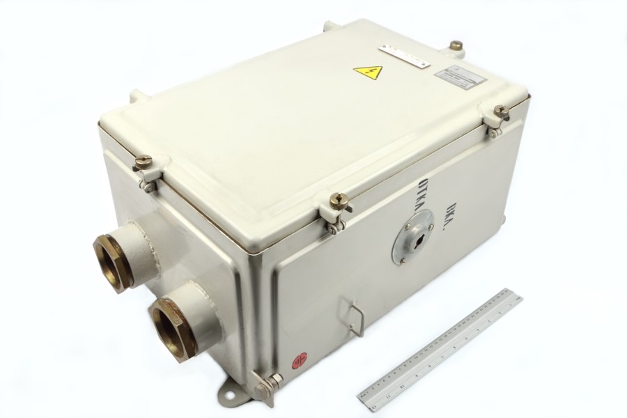 ЯРВ-323-1 М3 200A 380V 3P ящик с рубильником водозащищенный ЯРВ-323-1 М3 200A 380V 3P ящик с рубильником водозащищенный