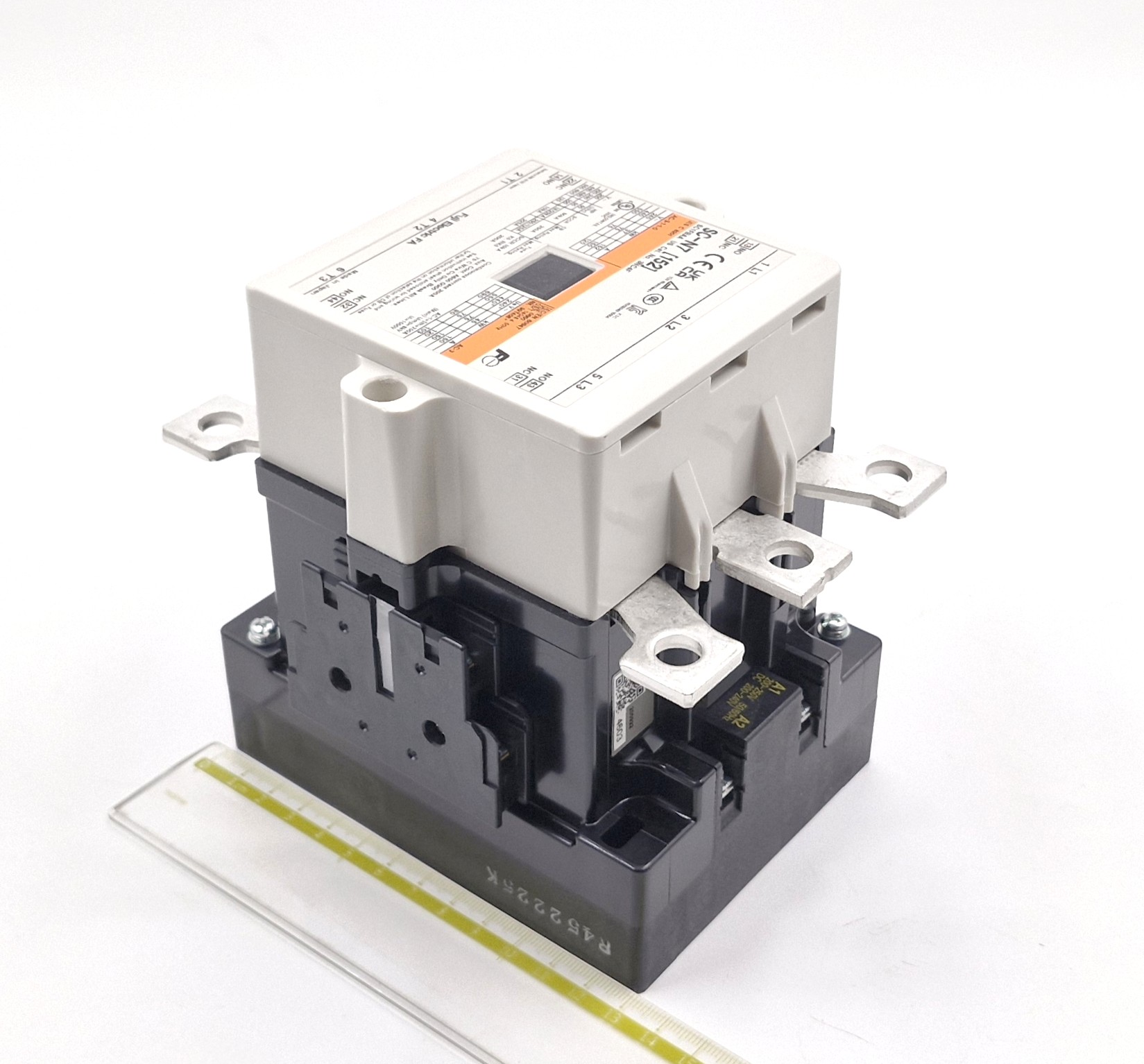 SC-N7 150A 200-250VAC 75kW 440V 3P 2NO+2NC Fuji Electric контактор
