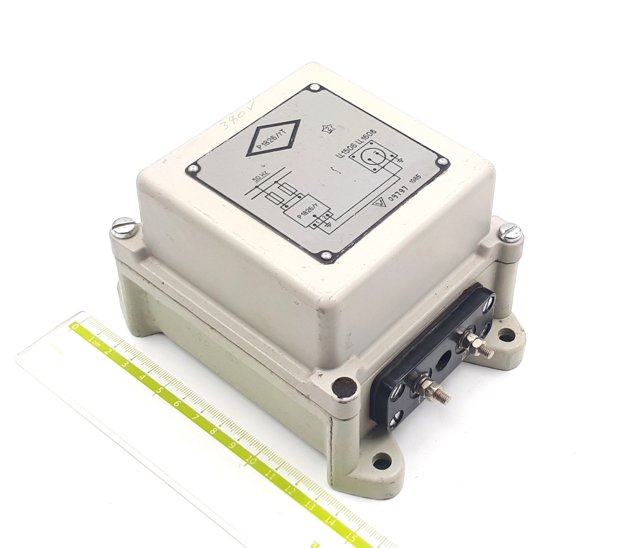 Р1826/7Т 380V/50Hz устройство добавочное частотомера Ц1506/1606