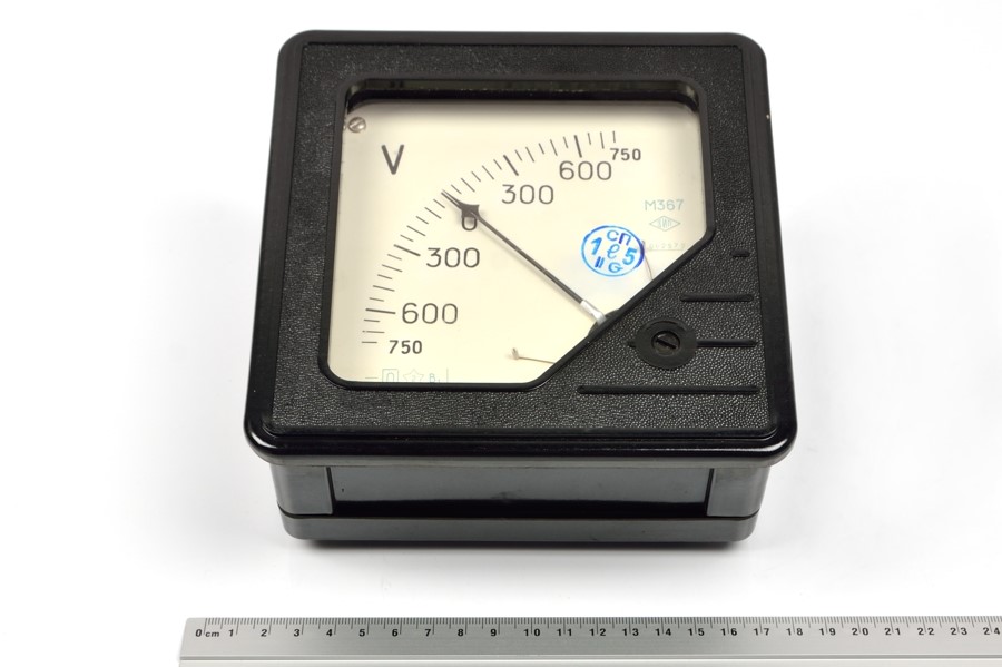 М367 750-0-750V вольтметр