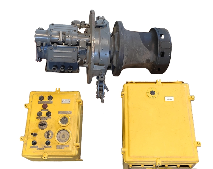 ЯШ-2М шпиль в сборе с МАП122-4/8 РК ОМ1 1,5/2,2kW 590/1385rpm 380V Ф