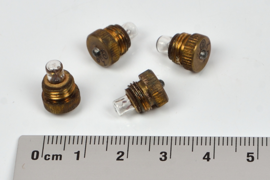 1М8-1 0,6А 50/68V СМ50/68-0,6 лампа накаливания малогабаритная