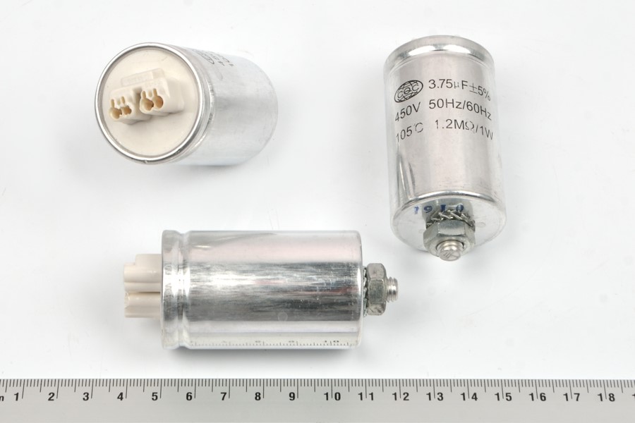 3,75mF 450V 50/60Hz 1,2mOm/1W конденсатор электролитический (пусковой)
