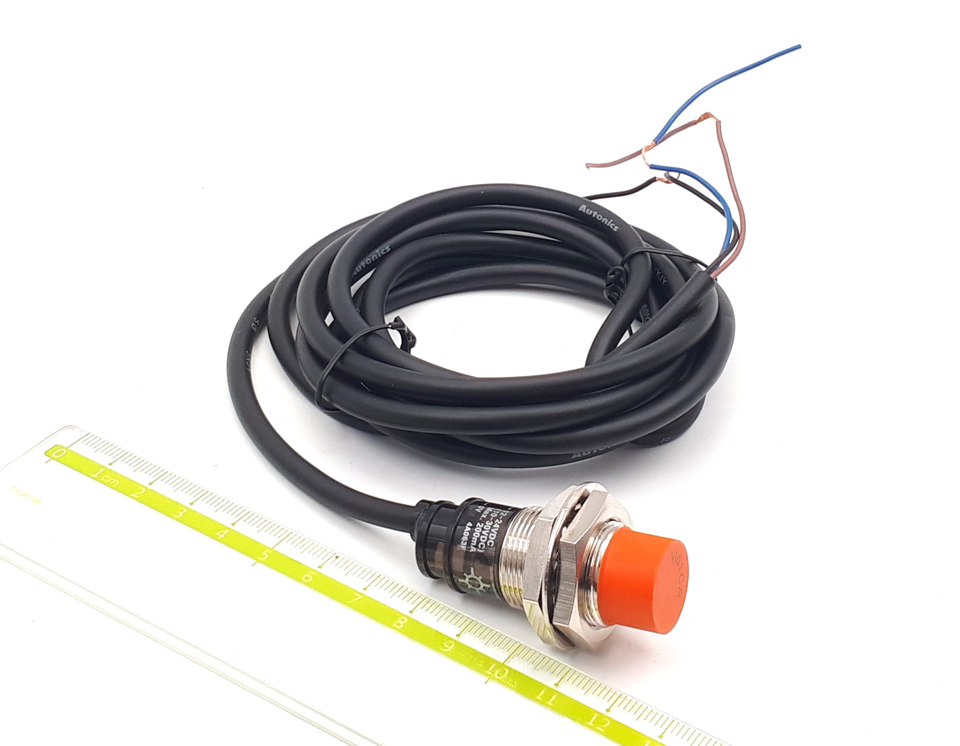 PR18-8DP PNP 1NO 8mm 10-30VDC 200mA Autonics датчик положения