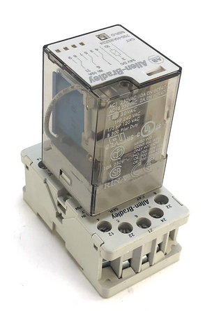 700-HA33Z24 (R15) 24VDC 10A 3PDT Allen-Bradley промежуточное реле (c колодкой)