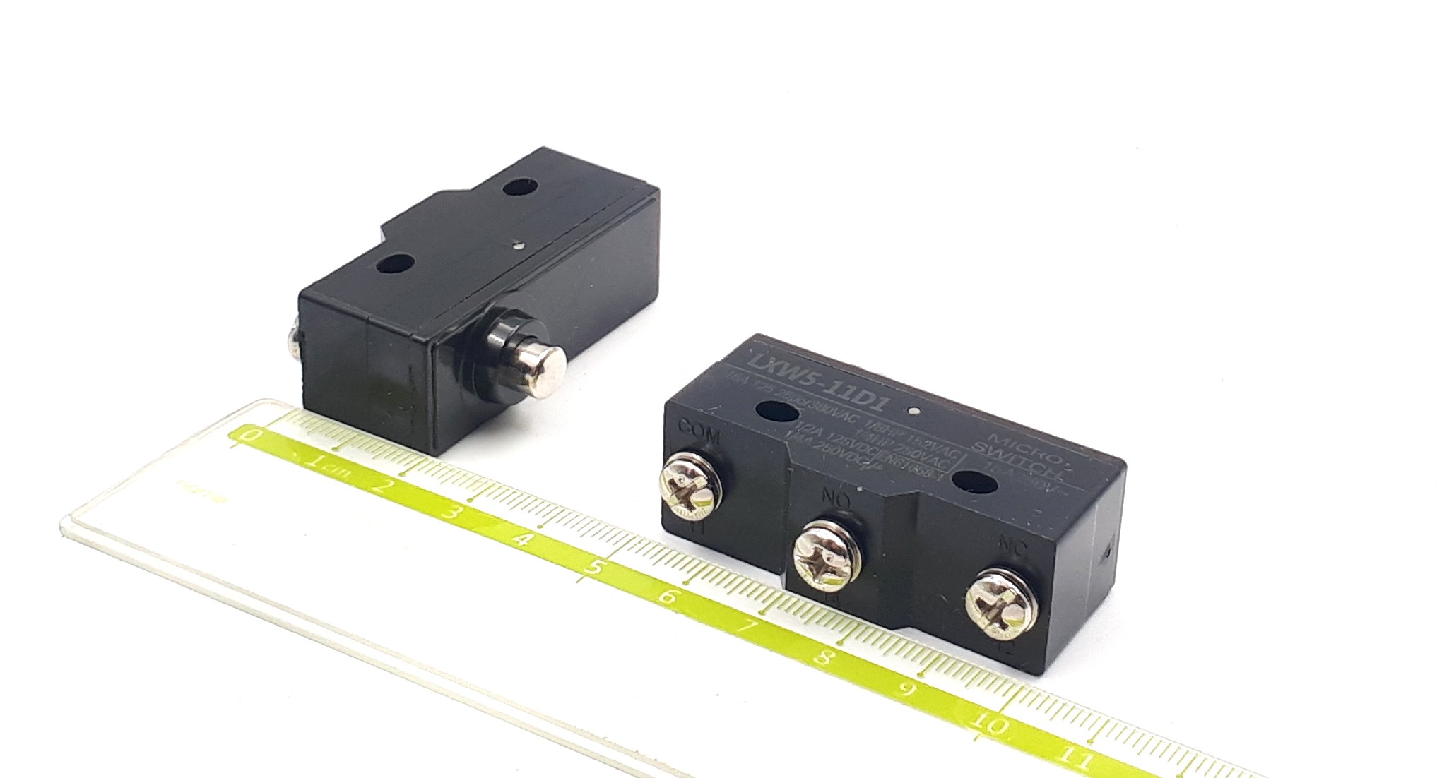 Z15G-10B (LXW5-11D1) 15A 125-380V микропереключатель