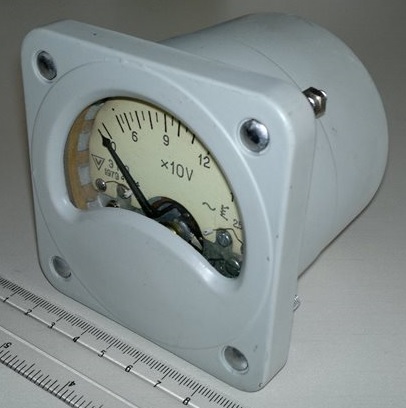 Э140/1 0-150V 50Hz вольтметр