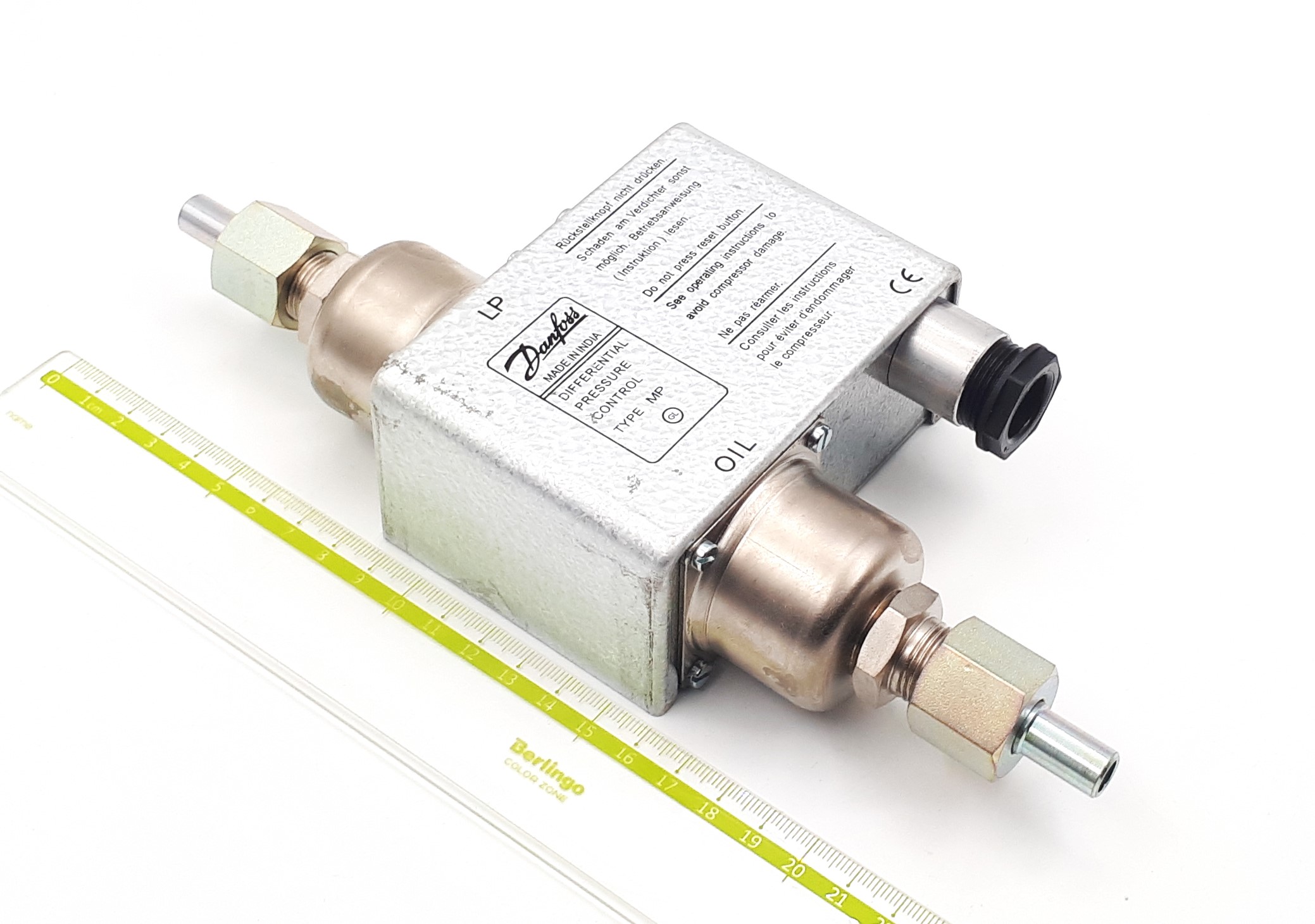 MP55A 060B018491 0,3-4,5bar M12x1,5R 90sec Danfoss датчик реле разности давлений