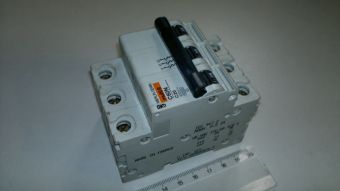 C60H C20 20A 3P 400V 50/60Hz Merlin Gerin выключатель автоматический