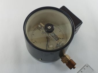 1/BM20 0-4kp/cm2 220VAC/DC 15W M20x1,5R VEB Reglerwerk манометр электроконтактный