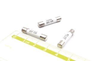 R055 0,5A 5х25mm Finglai предохранитель керамический быстродействующий 