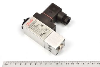 MBC5100-1211-1DB04 061B000466 -0,2-4bar G1/4Rc 1NO+1NC Danfoss реле давления