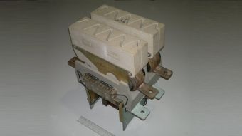 SU-M620 630A 220VDC 600V 2P(2NO) 2NО+2NC Apena контактор