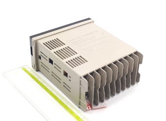 DP4-FR1 0-9999rpm 220V/50Hz Toky тахометр электронный