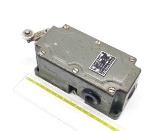 ВПК 4142 исп.4 2NO+2NC 500/220V (шток с продольным роликом нажимной) выключатель концевой